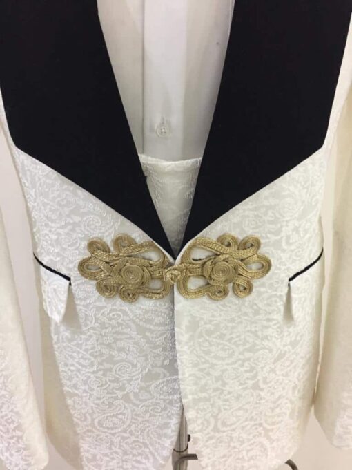 Demarquez-vous white and Black 3 Pieces velvet lapel wedding Tuxedo